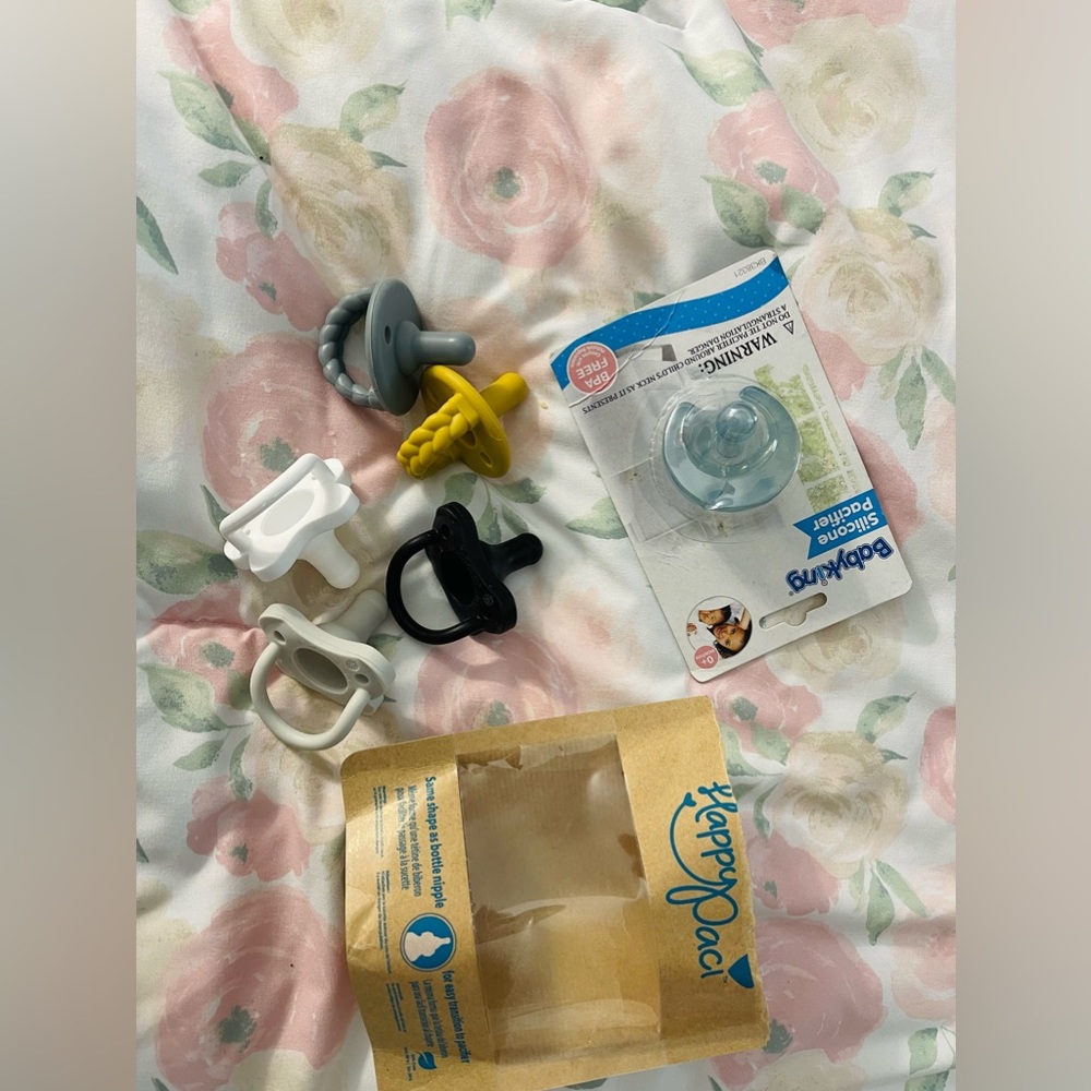 Itzy Ritzy and Dr. Browns newborn Silicone Pacifiers
